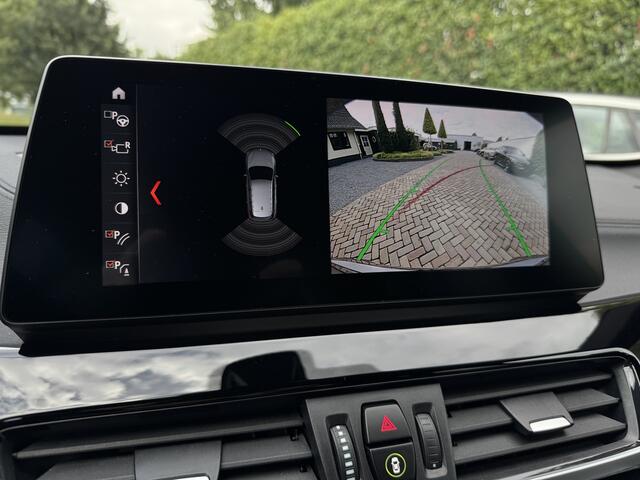 BMW X1 sDrive20i M-Sport | HUD | Trekhk | Camera | Carplay | 19 inch Unieke kmstand!