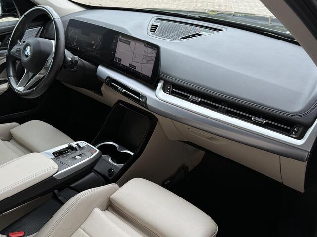 BMW X1 xDrive23i X LINE | PANORAMA | ELEKTRISCHE STOELEN | SPORTSTOELEN | LEDER | HARMAN KARDON | NEDERLANDE AUTO |