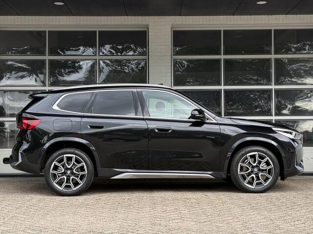 BMW X1 xDrive23i X LINE | PANORAMA | ELEKTRISCHE STOELEN | SPORTSTOELEN | LEDER | HARMAN KARDON | NEDERLANDE AUTO |