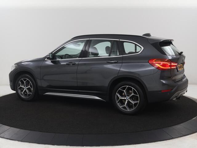BMW X1 xDrive20i High Executive | Trekhaak | LED | Stoelverwarming | Keyless | Camera |