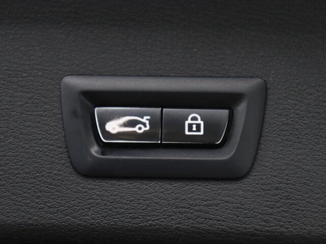 BMW X1 xDrive20i High Executive | Trekhaak | LED | Stoelverwarming | Keyless | Camera |