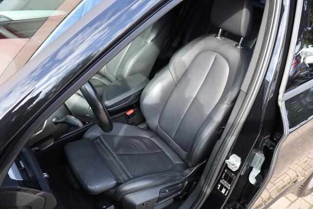 BMW X1 sDrive18i High Executive | Origineel NL | Shadow Line | HUD | Panoramadak | Leder |