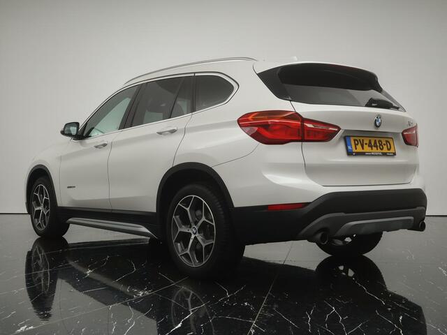 BMW X1 sDrive20i Centennial High Executive Automaat 192PK - Lederen bekleding - Panoramadak - Stoelverwarming - 18 inch LM velgen - 12 maanden garantie