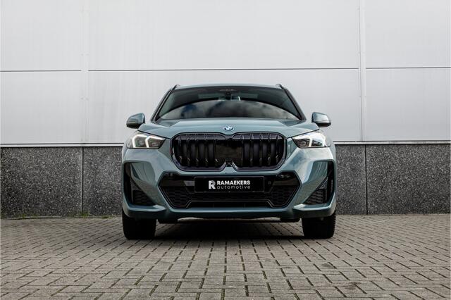 BMW X1 xDrive30e Pano / Leder / Harman Kardon / 360 camera / Head-up / Massage stoel /