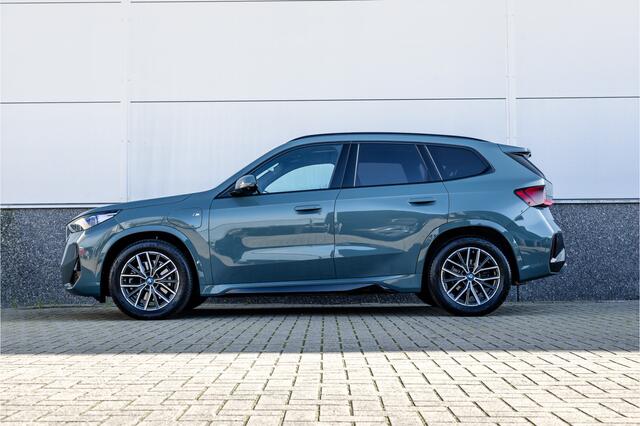 BMW X1 xDrive30e Pano / Leder / Harman Kardon / 360 camera / Head-up / Massage stoel /