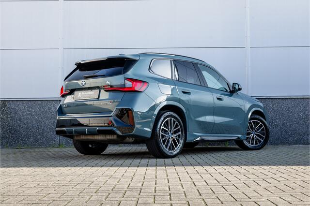 BMW X1 xDrive30e Pano / Leder / Harman Kardon / 360 camera / Head-up / Massage stoel /