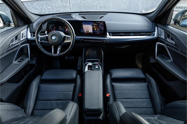 BMW X1 xDrive30e Pano / Leder / Harman Kardon / 360 camera / Head-up / Massage stoel /