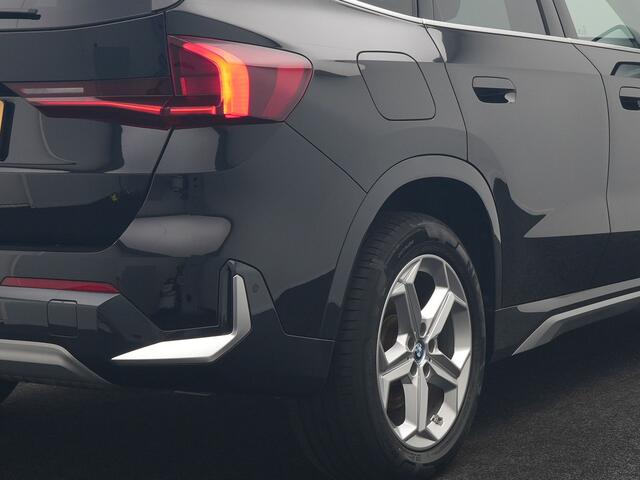 BMW X1 xDrive30e X Line PHEV 326pk Dealer O.H. | Trekhaak Af Fabriek | Panodak | Camera | Harman / Kardon | Lederen Voorstoelen Verwarmd | Sfeerverlichting | Apple Carplay | Navigatie | DAB | Cruise Control | Plug In Hybrid |