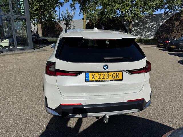 BMW X1 xDrive25e X-Line High Executive PHEV | VAN: 35.900,- VOOR: 32.877,- UW HERFSTVOORDEEL: 3.023,- | HEAD UP DISPLAY | LEDER | STOELVERWARMING| COMFORT ACCESS| ELEK. ACHTERKLEP| ELEK. WEGKLAPBARE TREKHAAK| HUD| 360 CAMERA| APPLE CARPLAY