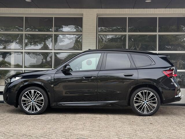BMW X1 xDrive30e M SPORT | PANORAMA | ELEKTR. STOELEN | 20 INCH VELGEN | 360 CAMERA | HEAD UP | DRIVING ASS. PROFF |