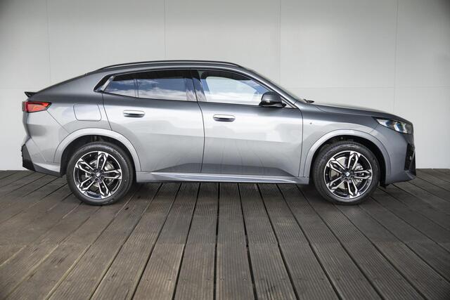 BMW X2 sDrive20i / M Sportpakket / Comfort Acces / Achteruitrijcamera / Vergrote brandstoftank