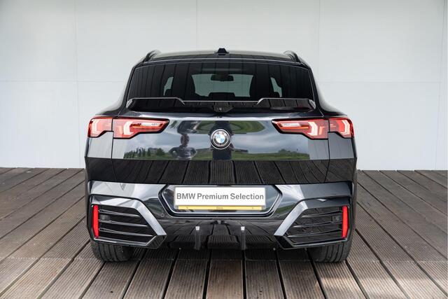 BMW X2 sDrive20i / M Sportpakket Pro / Harman Kardon / Head-Up Display / Elektrische trekhaak / Verwarmde voorstoelen / Shadow Line koplampen / Vergrote brandstoftank