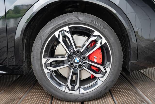 BMW X2 sDrive20i / M Sportpakket Pro / Harman Kardon / Head-Up Display / Elektrische trekhaak / Verwarmde voorstoelen / Shadow Line koplampen / Vergrote brandstoftank