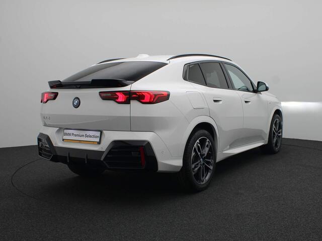 BMW X2 iX2 eDrive20 M Sportpakket Pro | Premium Pack | M Adaptief onderstel | Harman Kardon | DAB | 19''