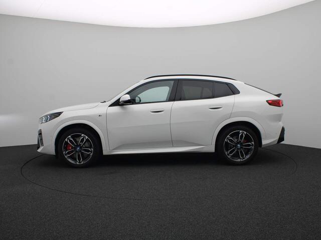 BMW X2 iX2 eDrive20 M Sportpakket Pro | Premium Pack | M Adaptief onderstel | Harman Kardon | DAB | 19''