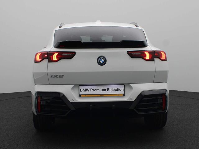 BMW X2 iX2 eDrive20 M Sportpakket Pro | Premium Pack | M Adaptief onderstel | Harman Kardon | DAB | 19''