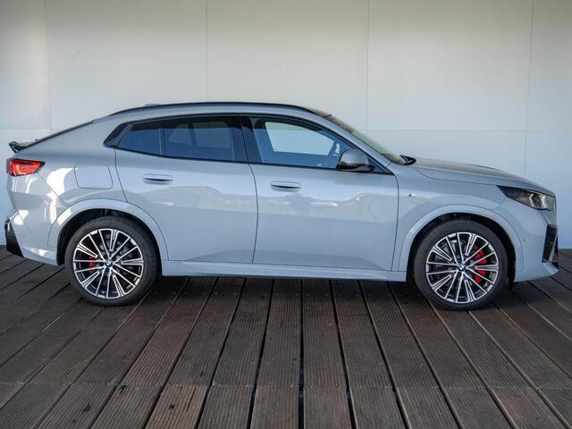 BMW X2 iX2 eDrive20 M Sportpakket Pro | Stuurwielrand verwarmd | Comfort Acces | Harman Kardon