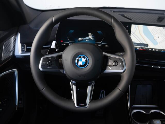 BMW X2 iX2 eDrive20 M Sportpakket Pro | Stuurwielrand verwarmd | Comfort Acces | Harman Kardon