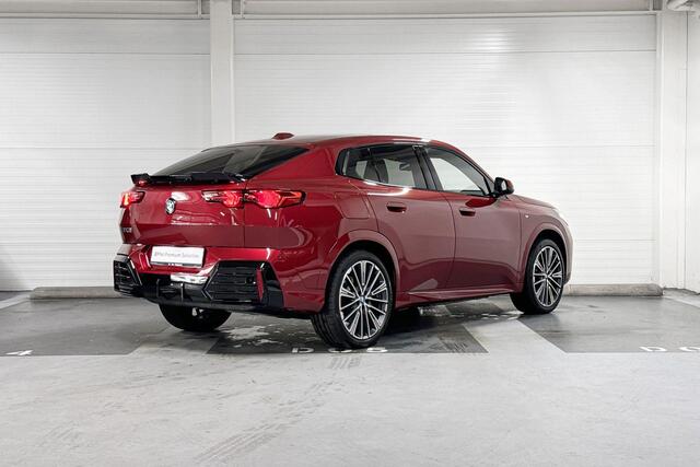 BMW X2 iX2 xDrive30 M-Sport Pro | Innovation Pack | Comfort Pack | Harman/Kardon | Schuif-/Kanteldak