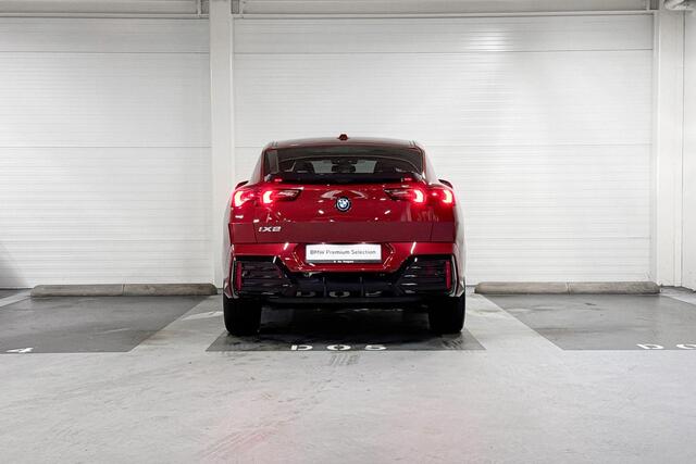 BMW X2 iX2 xDrive30 M-Sport Pro | Innovation Pack | Comfort Pack | Harman/Kardon | Schuif-/Kanteldak