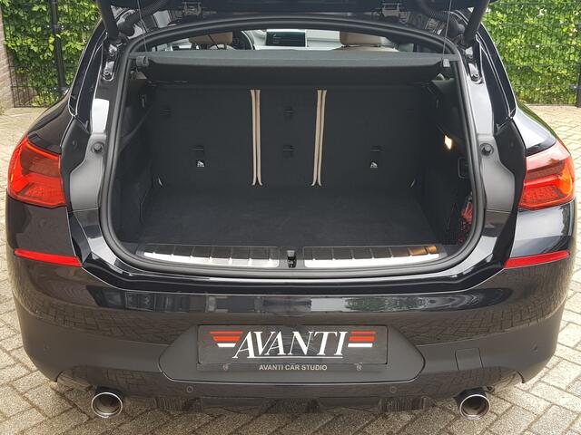 BMW X2 sDrive20i High Executive HUD NAVI LEDER STOELVERWARMING AUTOMAAT SLECHTS 53.250 KILOMETER 19 INCH NIEUW MET ALL SEASON