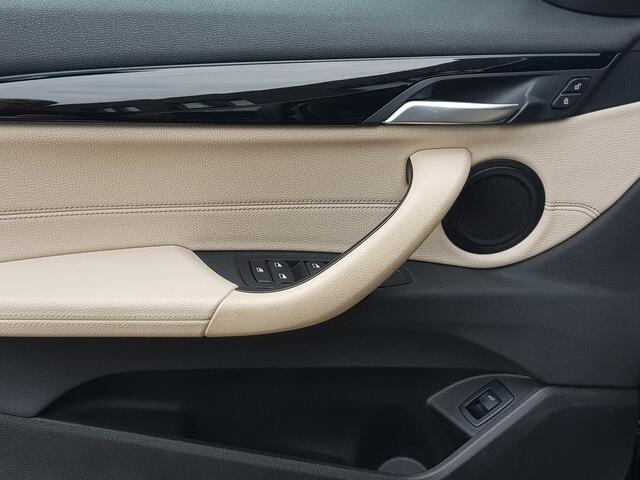 BMW X2 sDrive20i High Executive HUD NAVI LEDER STOELVERWARMING AUTOMAAT SLECHTS 53.250 KILOMETER 19 INCH NIEUW MET ALL SEASON