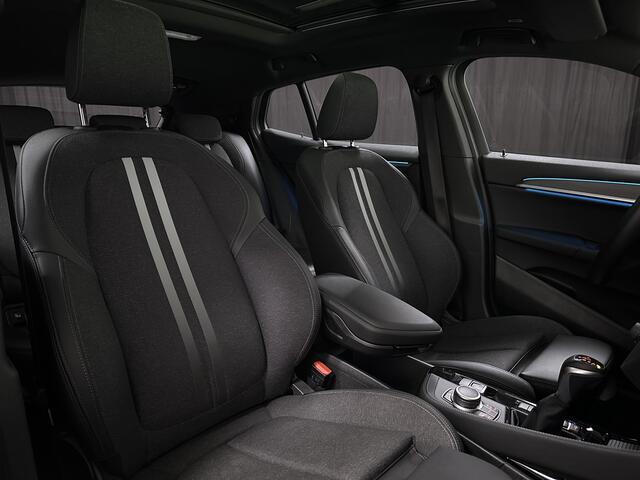 BMW X2 xDrive25e M-Sport Plug in Hybrid | Panodak | Camera | Navi Prof | Sportstoelen Verwarmd | Led | Sfeerverlichting |