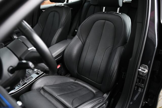 BMW X2 sDrive20i High Executive Automaat / Panoramadak / Achteruitrijcamera / Sportstoelen / Active Cruise Control / LED / Head-Up / Park Assistant