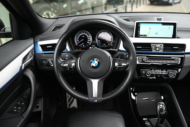 BMW X2 sDrive20i High Executive Automaat / Panoramadak / Achteruitrijcamera / Sportstoelen / Active Cruise Control / LED / Head-Up / Park Assistant