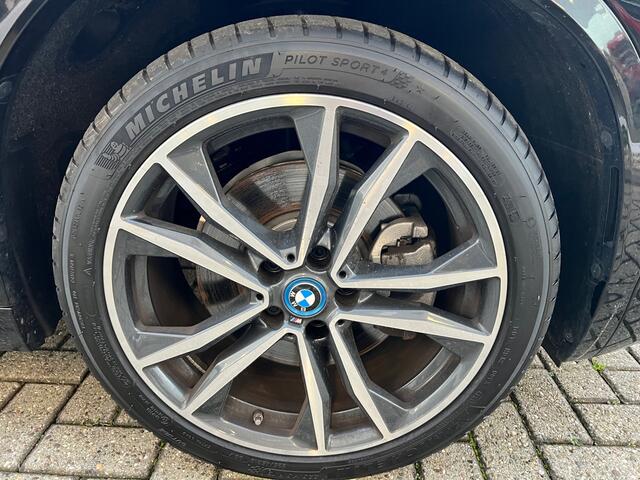 BMW X2 xDrive25e High Executive M Sport | Schuifdak