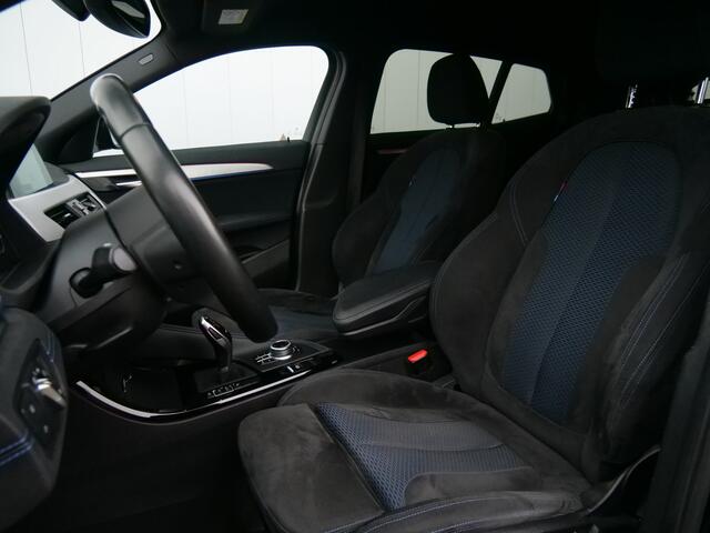 BMW X2 sDrive18i 141pk High Executive Automaat Navigatie / M-Pakket / Cruise Control