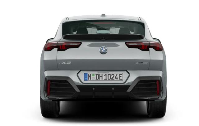 BMW X2 iX2 xDrive30 67kWh M Sport - Panoramadak - Innovation/Comfort Pack - Parking/Driving Assistant - Elektrisch verstelbare/verwarmde voorstoelen - HiFi System Harman Kardon - Getinte/Geluiddempende Ruiten -