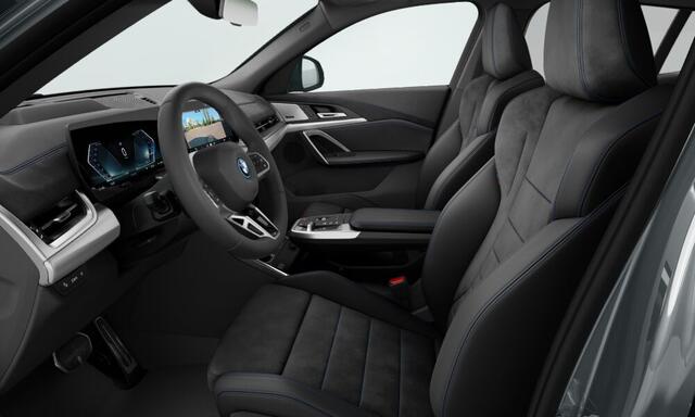 BMW X2 iX2 xDrive30 M-Sport - Pano - Driving Ass - Harman Kardon - Head-Up