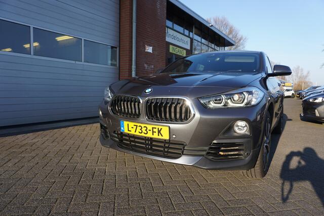 BMW X2 SDRIVE 18I SDRIVE HIGH EXECUTIVE LUXE KEURIGE NETTE STAAT DEALER ONDERHOUDEN FULL LED NAVIGATIE STOELVERWARMING 19INCH LMV PDC V+A BLUETOOTH ECC AIRCO CRUISECONTROL CHROOM ELECTR.KLEP ENZ...