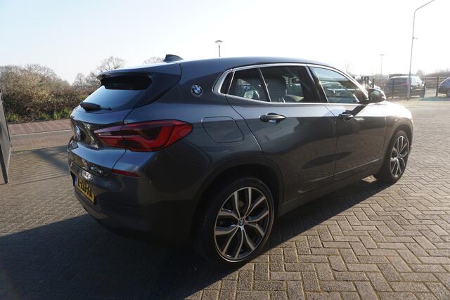 BMW X2 SDRIVE 18I SDRIVE HIGH EXECUTIVE LUXE KEURIGE NETTE STAAT DEALER ONDERHOUDEN FULL LED NAVIGATIE STOELVERWARMING 19INCH LMV PDC V+A BLUETOOTH ECC AIRCO CRUISECONTROL CHROOM ELECTR.KLEP ENZ...