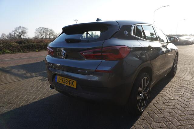 BMW X2 SDRIVE 18I SDRIVE HIGH EXECUTIVE LUXE KEURIGE NETTE STAAT DEALER ONDERHOUDEN FULL LED NAVIGATIE STOELVERWARMING 19INCH LMV PDC V+A BLUETOOTH ECC AIRCO CRUISECONTROL CHROOM ELECTR.KLEP ENZ...