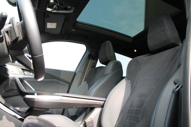 BMW X2 iX2 xDrive30 High Executive M Sport / Panoramadak / Sportstoelen / Parking Assistant Plus / Head-Up / Harman Kardon / Live Cockpit Professional / Adaptieve LED