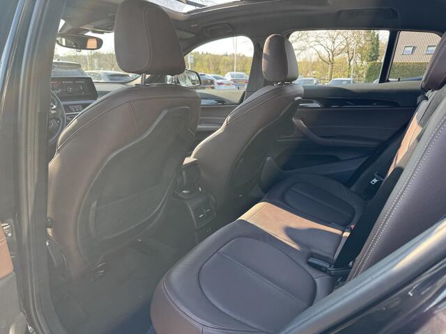 BMW X2 sDrive20i High Exe. M Sport / Trekhaak / Panoramadak / Camera / Head-up / Leder / 20'' / DAB / Navigatie / Stoelverwarming / Cruise Control