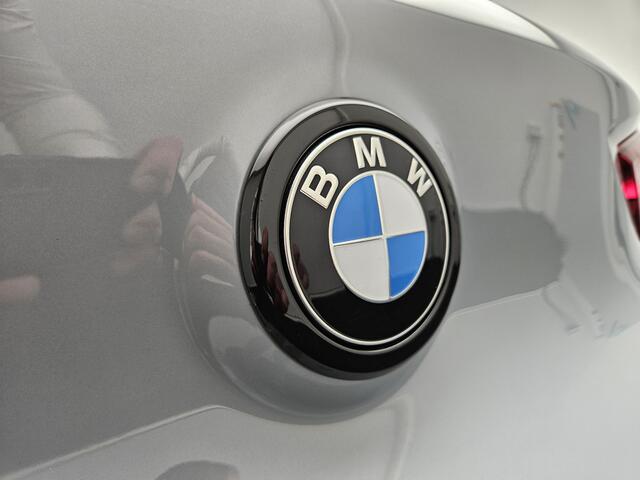 BMW X2 xDrive25e M MESH Edition Plug In Hybrid Dealer O.H PHEV | Lederen Competition Stoelen Verwarmd | Camera | Apple Carplay | 19"L.M | Sfeerverlichting | Navi Pro | Laneassist |