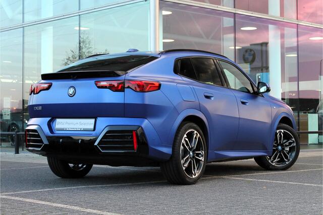 BMW X2 iX2 xDrive30 High Executive M Sport 65kWh / Adaptieve LED / Parking Assistant Plus / Sportstoelen / M Adaptief onderstel / Head-Up / Comfort Access / Harman-Kardon