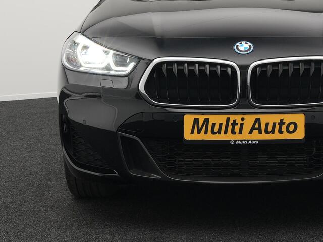 BMW X2 xDrive25e M Sport Plug in Hybrid PHEV | Panodak | Sportstoelen Verwarmd | Head Up | L.M. 19" | DAB | Navigatie Plus | Camera | Stoel & Stuurverwarming | Cruise Control | Climate Control |