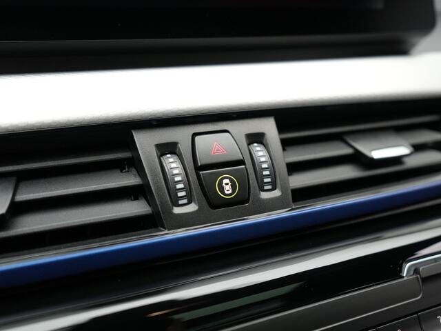 BMW X2 xDrive25e M Sport Plug in Hybrid PHEV | Panodak | Sportstoelen Verwarmd | Head Up | L.M. 19" | DAB | Navigatie Plus | Camera | Stoel & Stuurverwarming | Cruise Control | Climate Control |