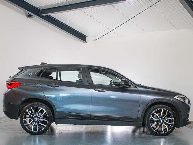 BMW X2 sDrive18i Executive, LED, Automaat, Cruise Control, Navigatie, Bluetooth