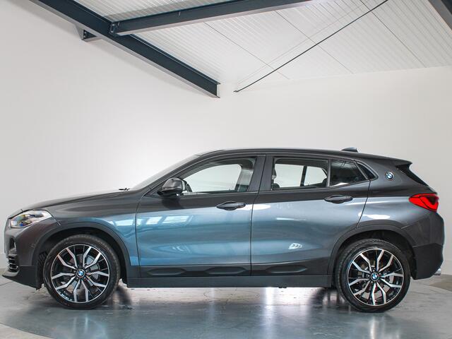 BMW X2 sDrive18i Executive, LED, Automaat, Cruise Control, Navigatie, Bluetooth
