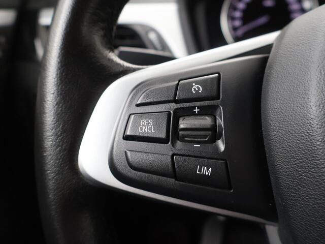 BMW X2 sDrive18i Executive | 140 PK | Automaat | Lichtmetalen velgen 19"| Sportstoelen |