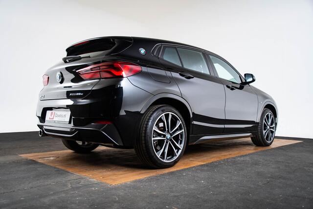 BMW X2 xDrive25e High Executive M Sport - Elektrisch verwarmde voorstoelen - Sportstoelen - Park Assistant - Cruise Control - Koplampsproeiers - Elektrische Achterklep - Stuurwielrand verwarmd - Armsteun voor -