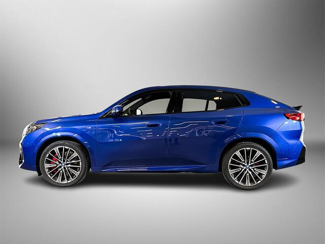 BMW X2 iX2 eDrive20 67 kWh M-Sport / Panoramadak / Harman Kardon Soundsystem / Head-up Display / 20 inch lichtmetaal all-season