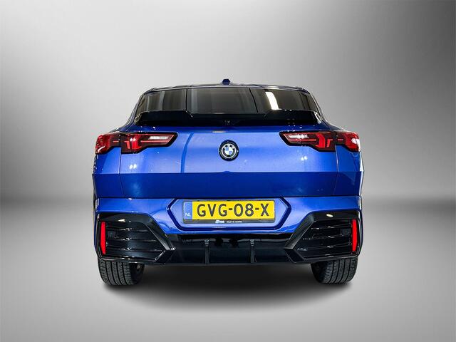 BMW X2 iX2 eDrive20 67 kWh M-Sport / Panoramadak / Harman Kardon Soundsystem / Head-up Display / 20 inch lichtmetaal all-season