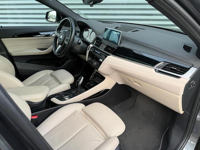 BMW X2 sDrive20i M Sport | Panodak | Adaptive Cruise | Trekhaak Afneembaar | Head-up Display | Carplay | LED | Camera | Lederen Sportstoelen & Memory |