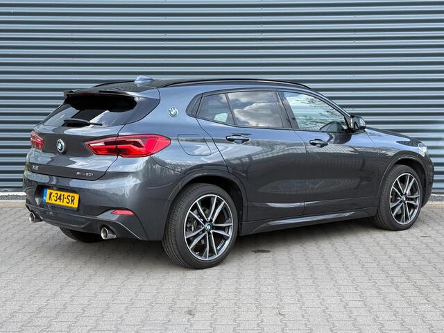 BMW X2 sDrive20i M Sport | Panodak | Adaptive Cruise | Trekhaak Afneembaar | Head-up Display | Carplay | LED | Camera | Lederen Sportstoelen & Memory |